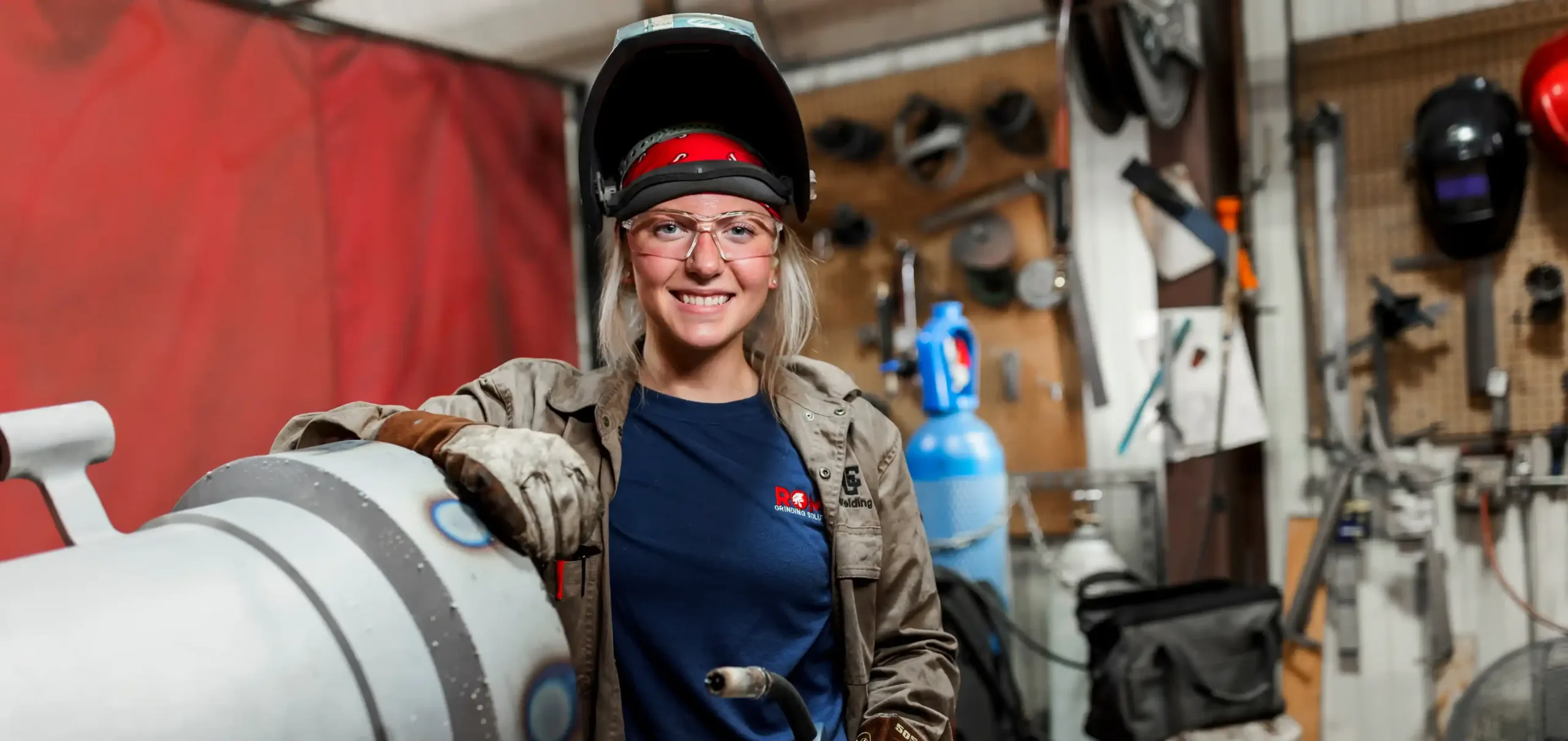 Rome-Case-Study-Female-worker-with-working-rome-dress-scaled