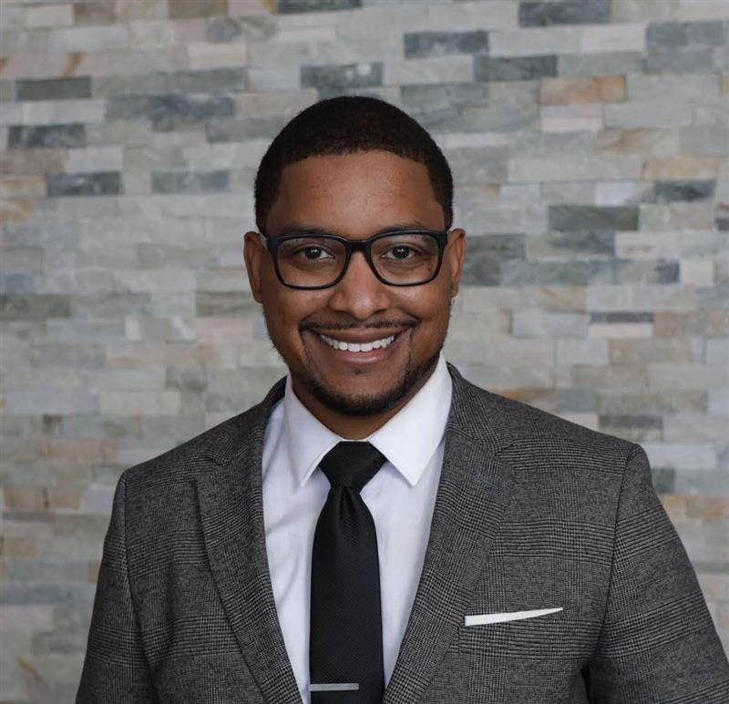Kevin Frazier headsshot image